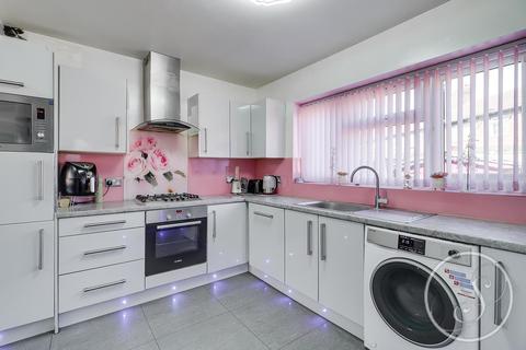10 Lupton Avenue, Leeds, LS9 6HB