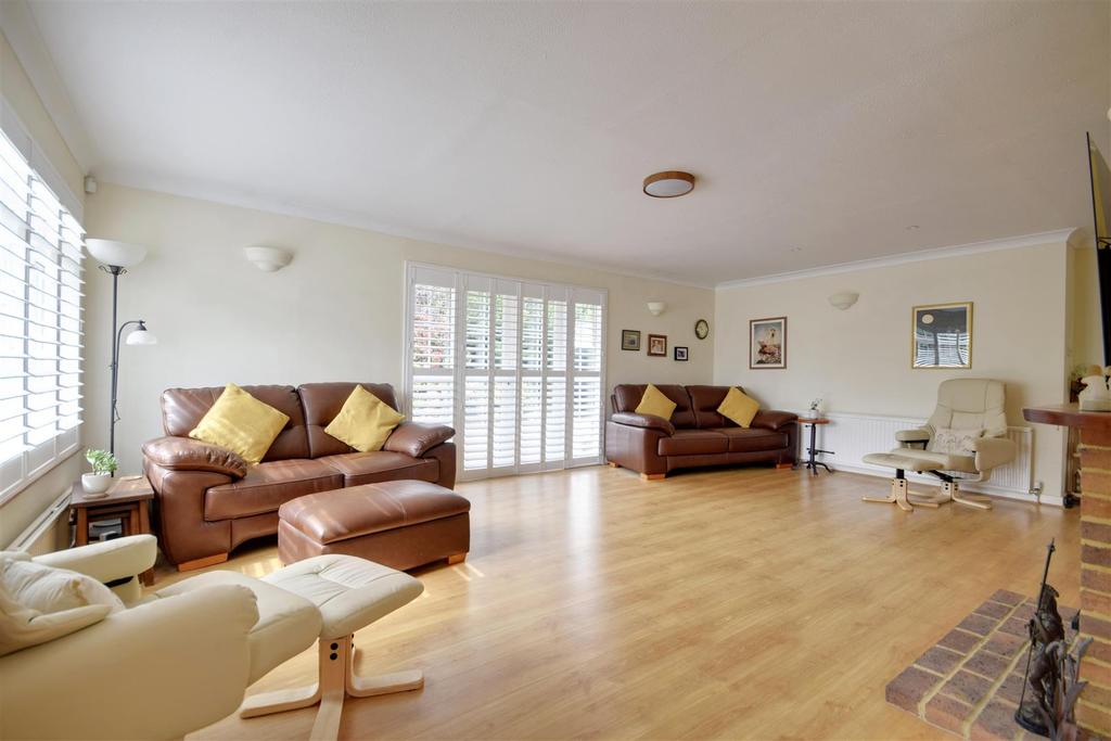 Living room / room