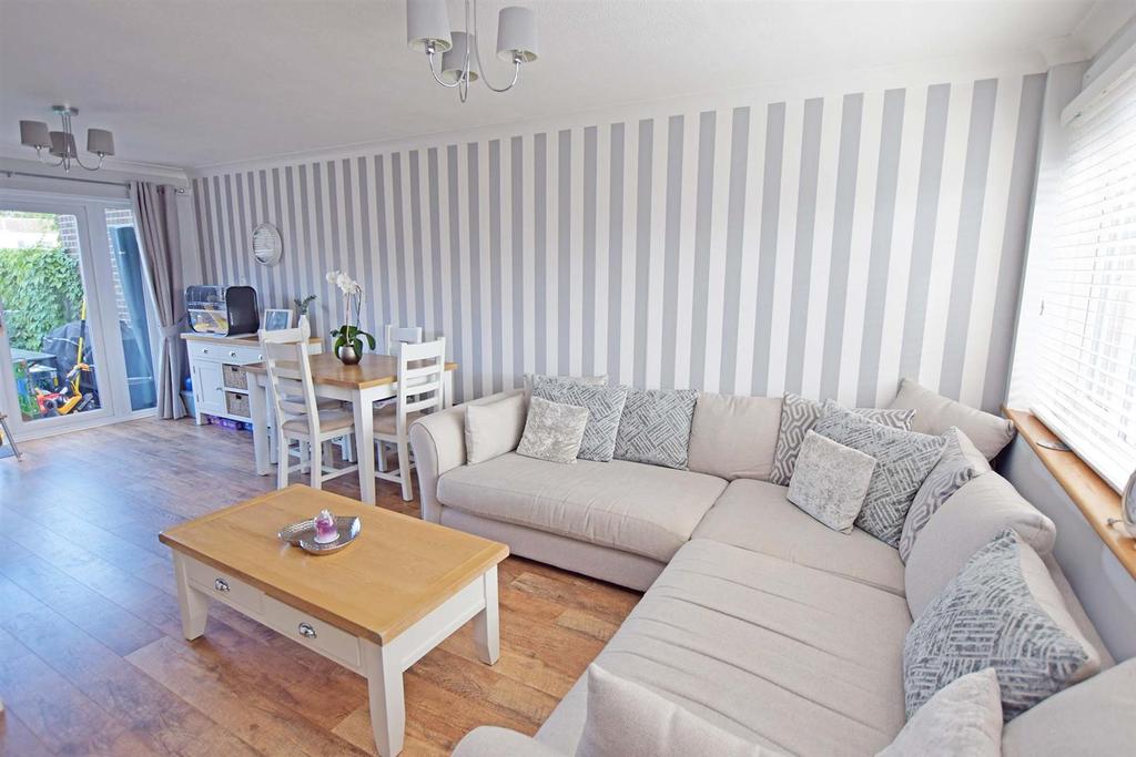 Hawbeck Road, Gillingham 3 bed end of terrace house for sale £350,000