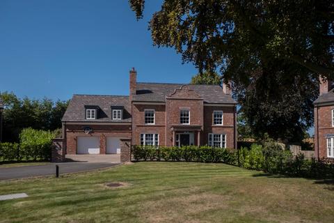 5 bedroom detached house for sale - A great opportunity to create 5/6 Bedrooms