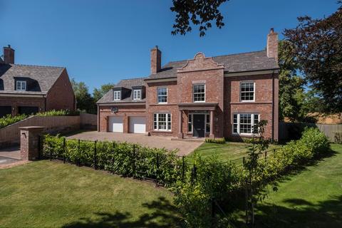 5 bedroom detached house for sale, A great opportunity to create 5/6 Bedrooms