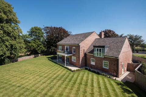 5 bedroom detached house for sale, A great opportunity to create 5/6 Bedrooms