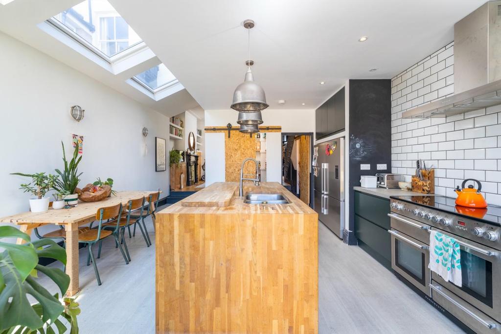 22 Belluton Road 20.jpg