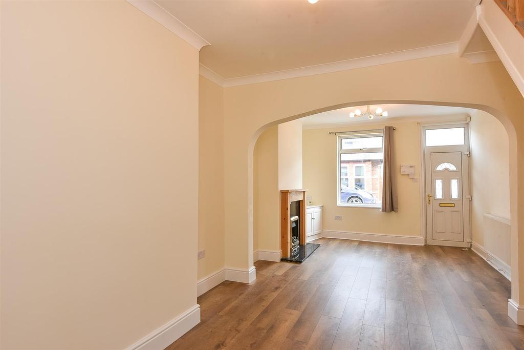 53 Baker Street, York 2 bed terraced house £925 pcm (£213 pw)