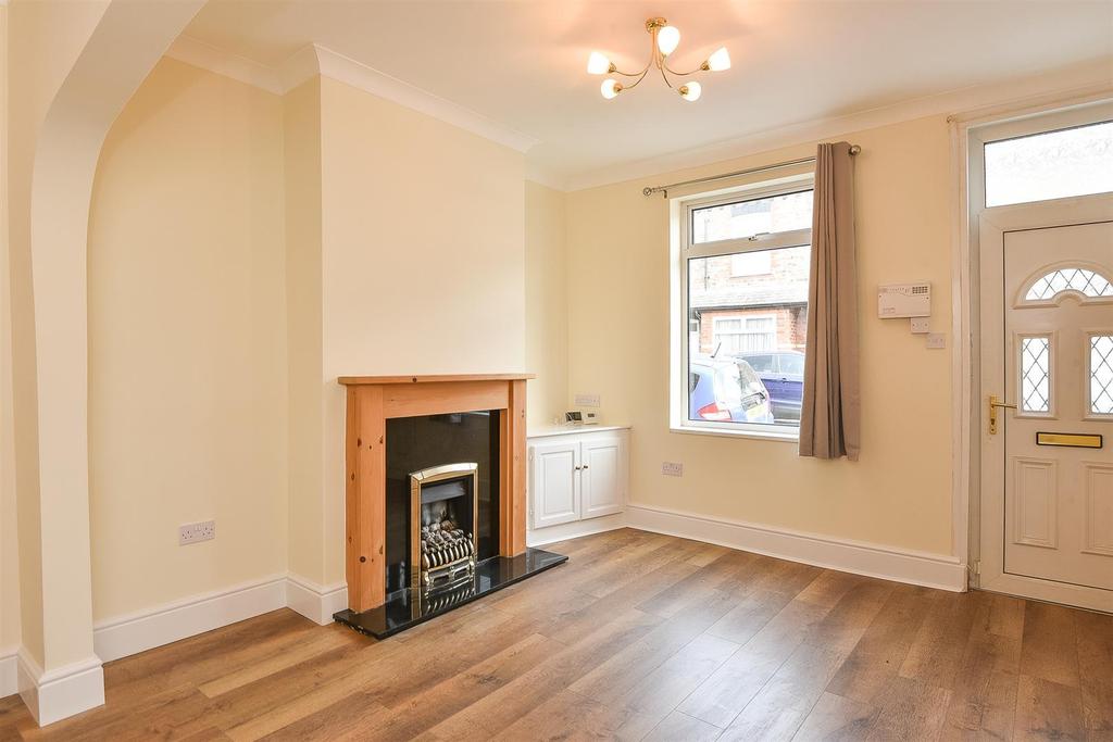 53 Baker Street, York 2 bed terraced house £925 pcm (£213 pw)