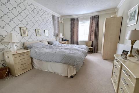 2 bedroom apartment for sale, King Edgar Lodge, Christchurch Road, Ringwood, BH24 1DH