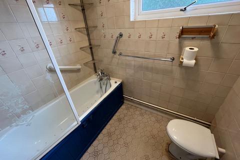 30 Heronfield, Englefield Green, Egham, TW20 0RG