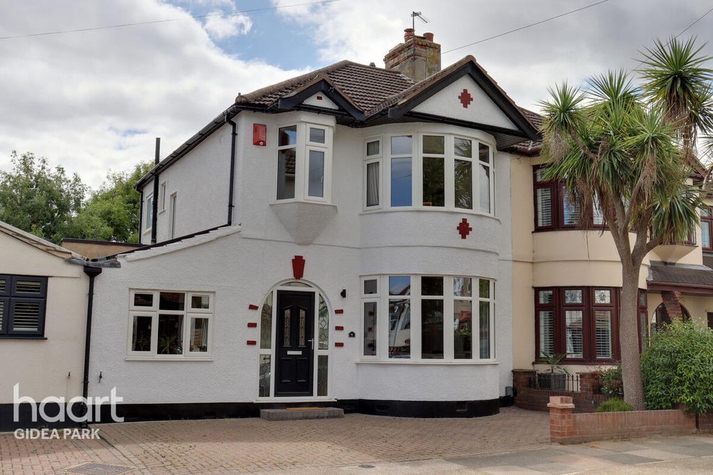 Ferguson Avenue, Gidea Park, RM2 4 bed semidetached house for sale £