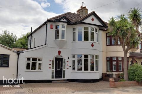 4 Ferguson Avenue, Romford, RM2 6RB