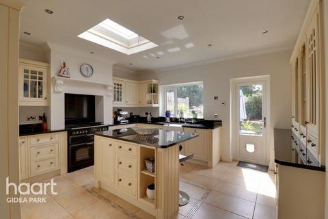 4 Ferguson Avenue, Romford, RM2 6RB