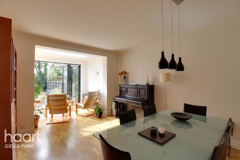 4 Ferguson Avenue, Romford, RM2 6RB
