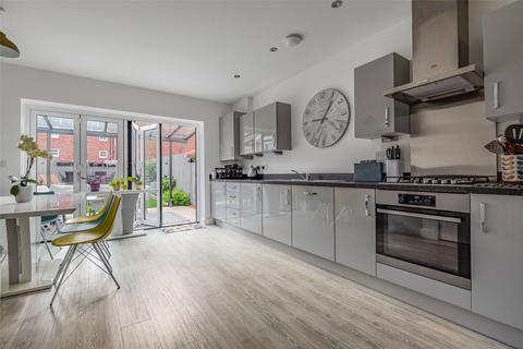 34 Lovegrove Way, London, N20 0EU