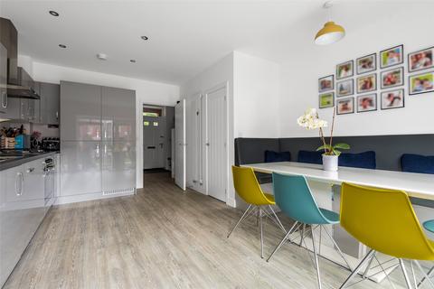 34 Lovegrove Way, London, N20 0EU