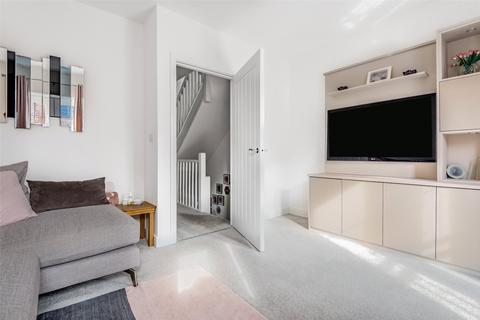 34 Lovegrove Way, London, N20 0EU
