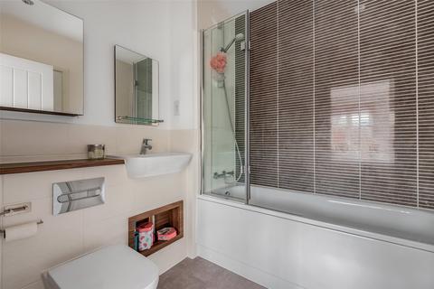 34 Lovegrove Way, London, N20 0EU