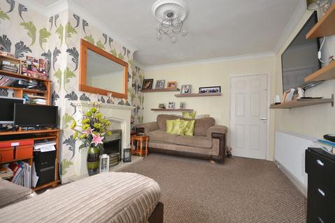 8 Beardsmore Grove, Hucknall, Nottingham, NG15 8AW