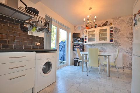 8 Beardsmore Grove, Hucknall, Nottingham, NG15 8AW