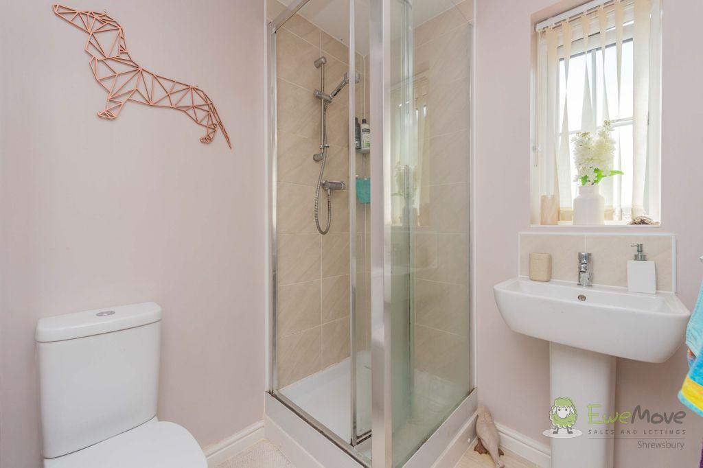 Ensuite to Bed 1