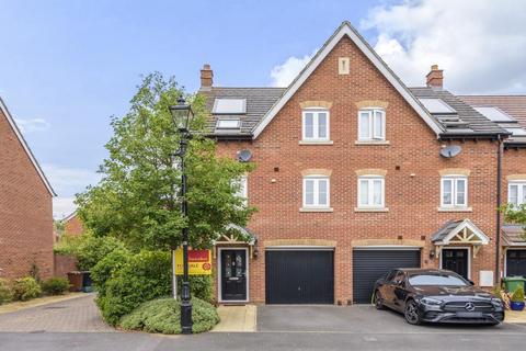 58 Corbetts Way, Thame, OX9 2FN