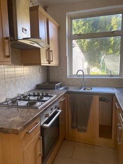 3 bedroom semi-detached house to rent, Highgate Drive, Leicester LE2