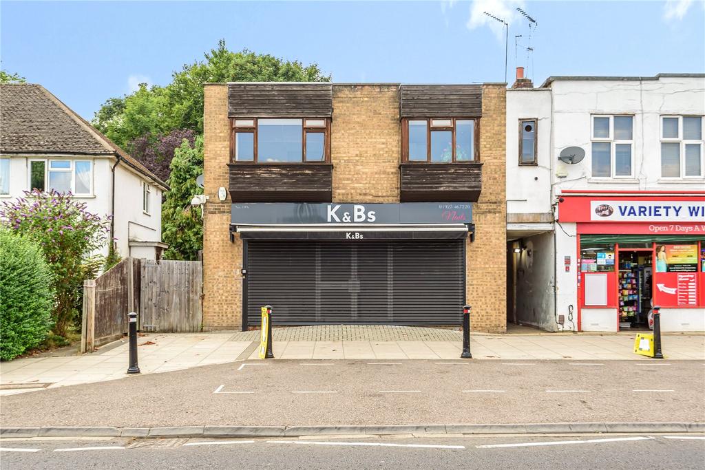 Courtlands Drive, Watford, Herts, WD17 2 bed flat £240,000