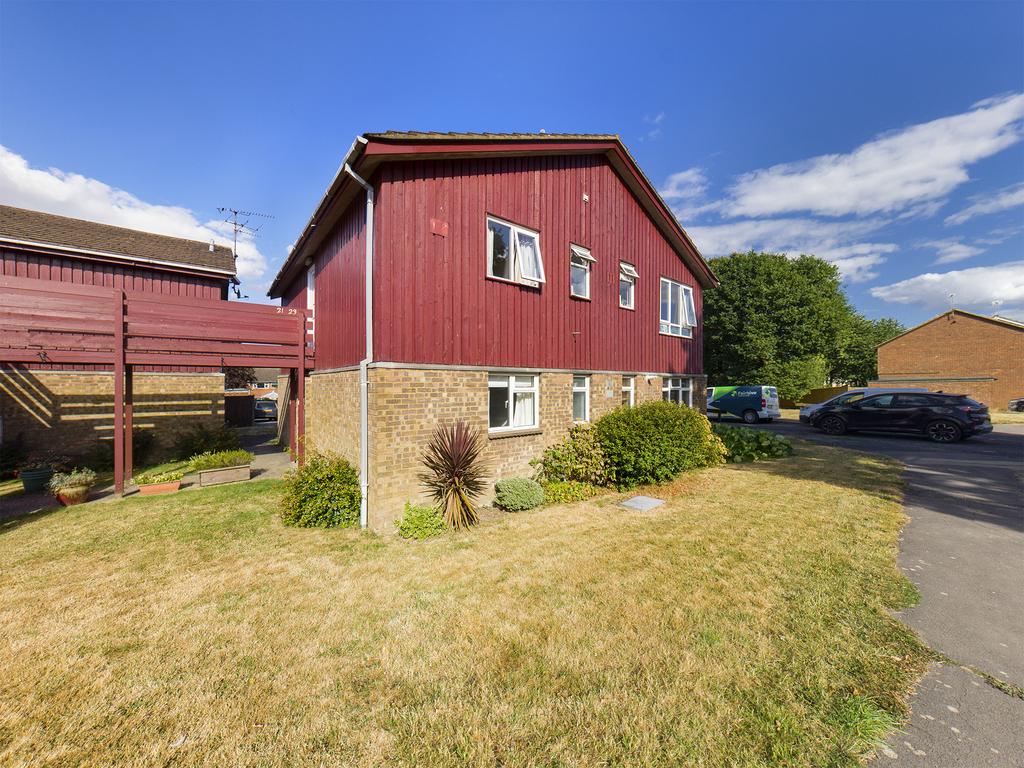 Wren Road, Prestwood, Great Missenden, HP16 0SB 1 bed flat £1,000 pcm
