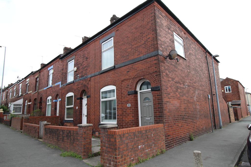 Wellington Road, Swinton, Manchester, M27 3 bed terraced house £950