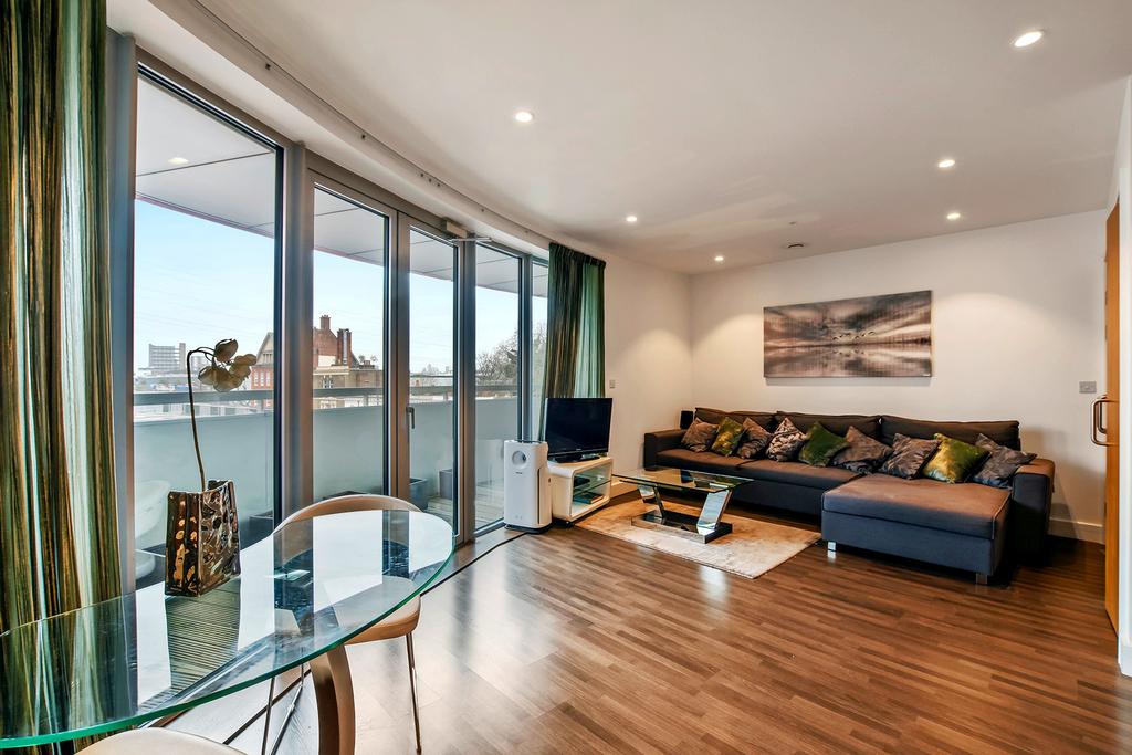 30 Barking Road, London, E16 1 bed apartment for sale £330,000