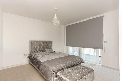 1 bedroom apartment for sale, Lismore Boulevard, Colindale Gardens, Colindale, NW9