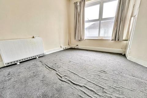 2 bedroom flat for sale, Pokesdown