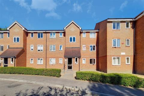 111 Plumtree Close, Dagenham, RM10 8UF