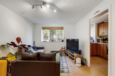111 Plumtree Close, Dagenham, RM10 8UF