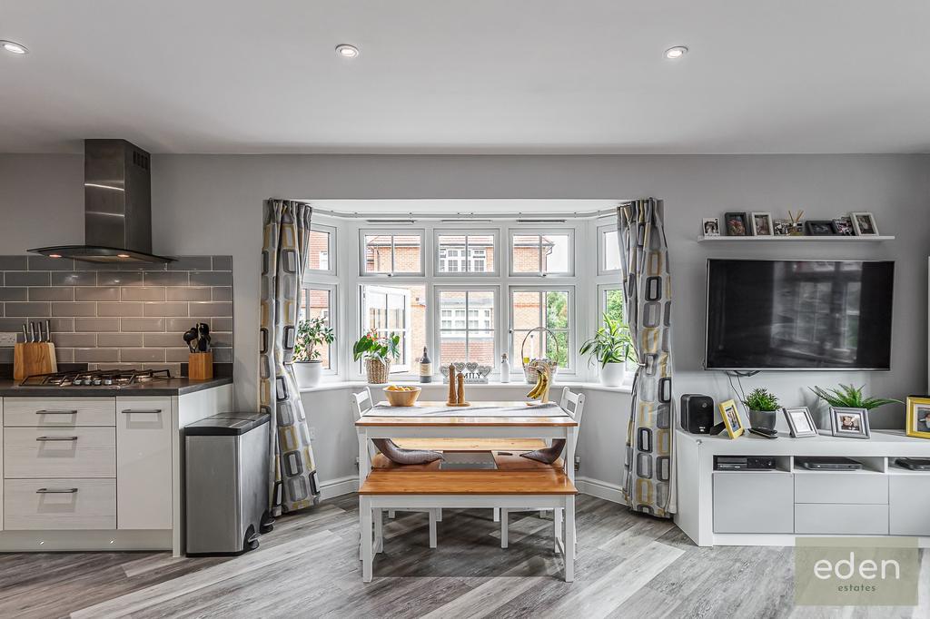 Germander Avenue, Halling, ME2 2 bed apartment £250,000