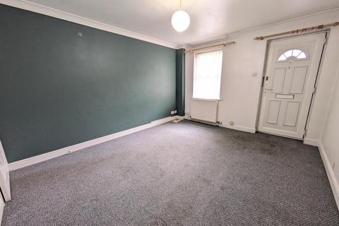 2 bedroom terraced house to rent, Alexandra Road, Grantham, NG31