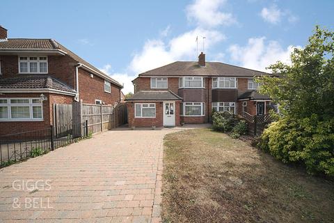 5 Curlew Road, Luton, LU2 8EN