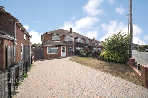 5 Curlew Road, Luton, LU2 8EN
