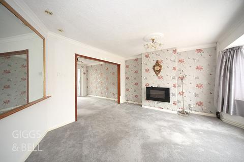 5 Curlew Road, Luton, LU2 8EN