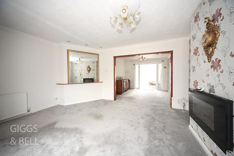 5 Curlew Road, Luton, LU2 8EN