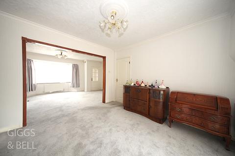 5 Curlew Road, Luton, LU2 8EN