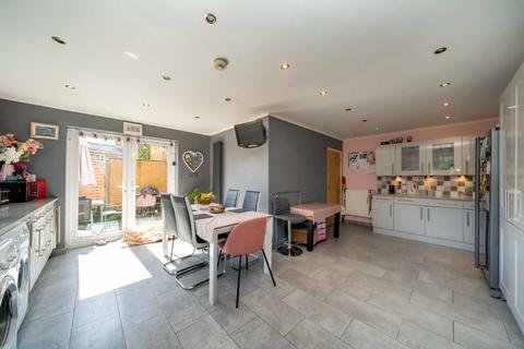 3 Abel Close, Hemel Hempstead, HP2 4BL