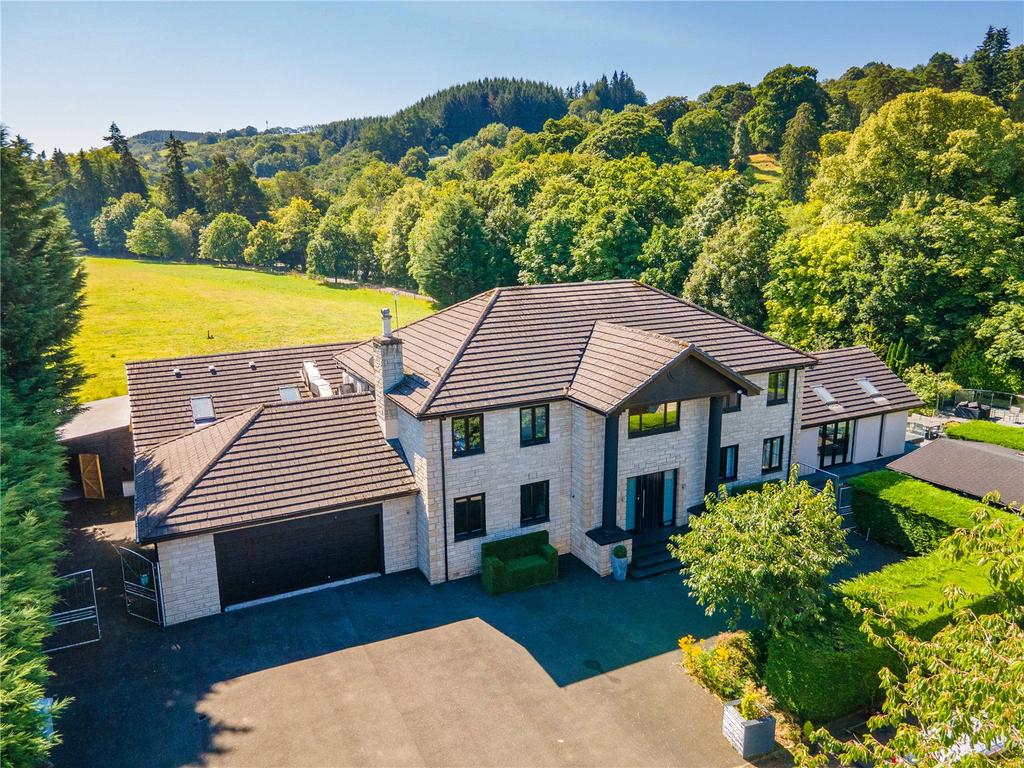 Tait Walk, Crossford, Carluke, Lanarkshire, ML8 5 bed detached house