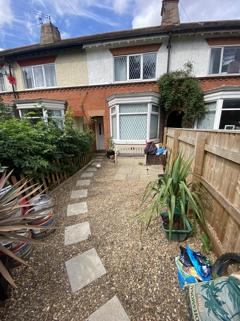 Station Road, Healing DN41 2 bed terraced house to rent £600 pcm (£138 pw)