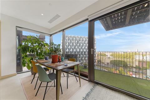 2 bedroom apartment to rent, Legacy Building, Embassy Gardens, Nine Elms, SW11