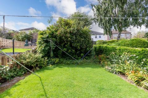 10 Moray Drive, Clarkston, Glasgow, G76 8NW