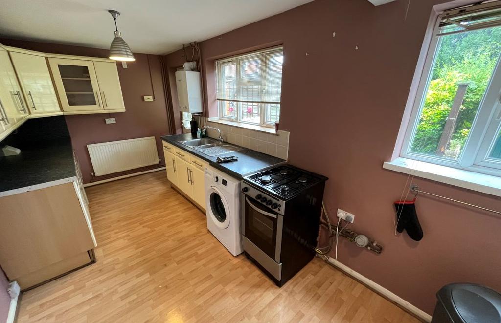 8 Green Close, Feltham, Middlesex... 3 bed semidetached house £250,000