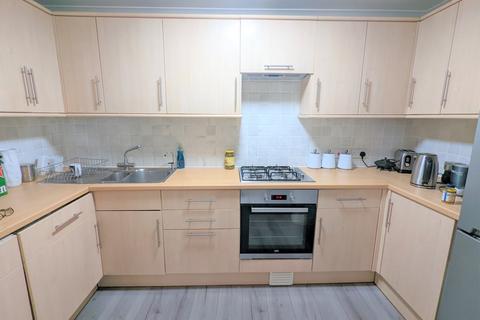 2 bedroom apartment to rent, Chase Road, Southgate