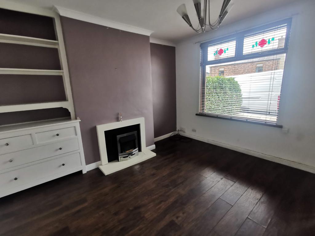 Turpin Green Lane, Leyland PR25 2 bed terraced house £120,000