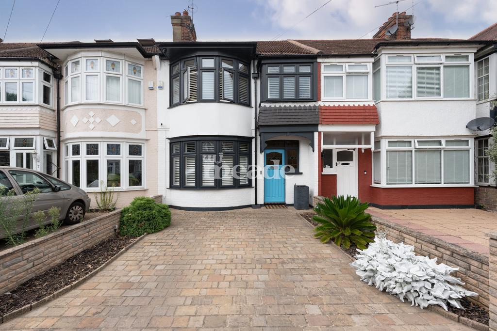 Woodside Gardens, Chingford, E4 3 bed terraced house for sale £650,000