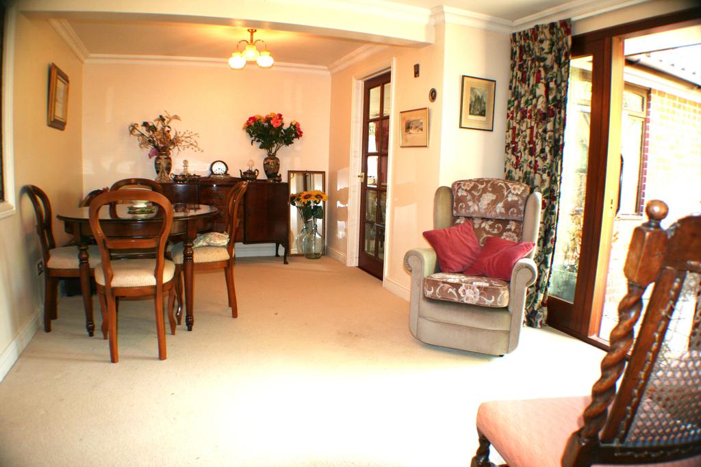Upton Close, Norwich NR4 3 bed detached bungalow £650,000