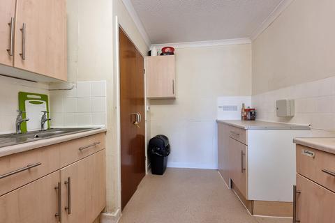 2 bedroom flat for sale - Parklands Court, Sketty, Swansea, City And County of Swansea.